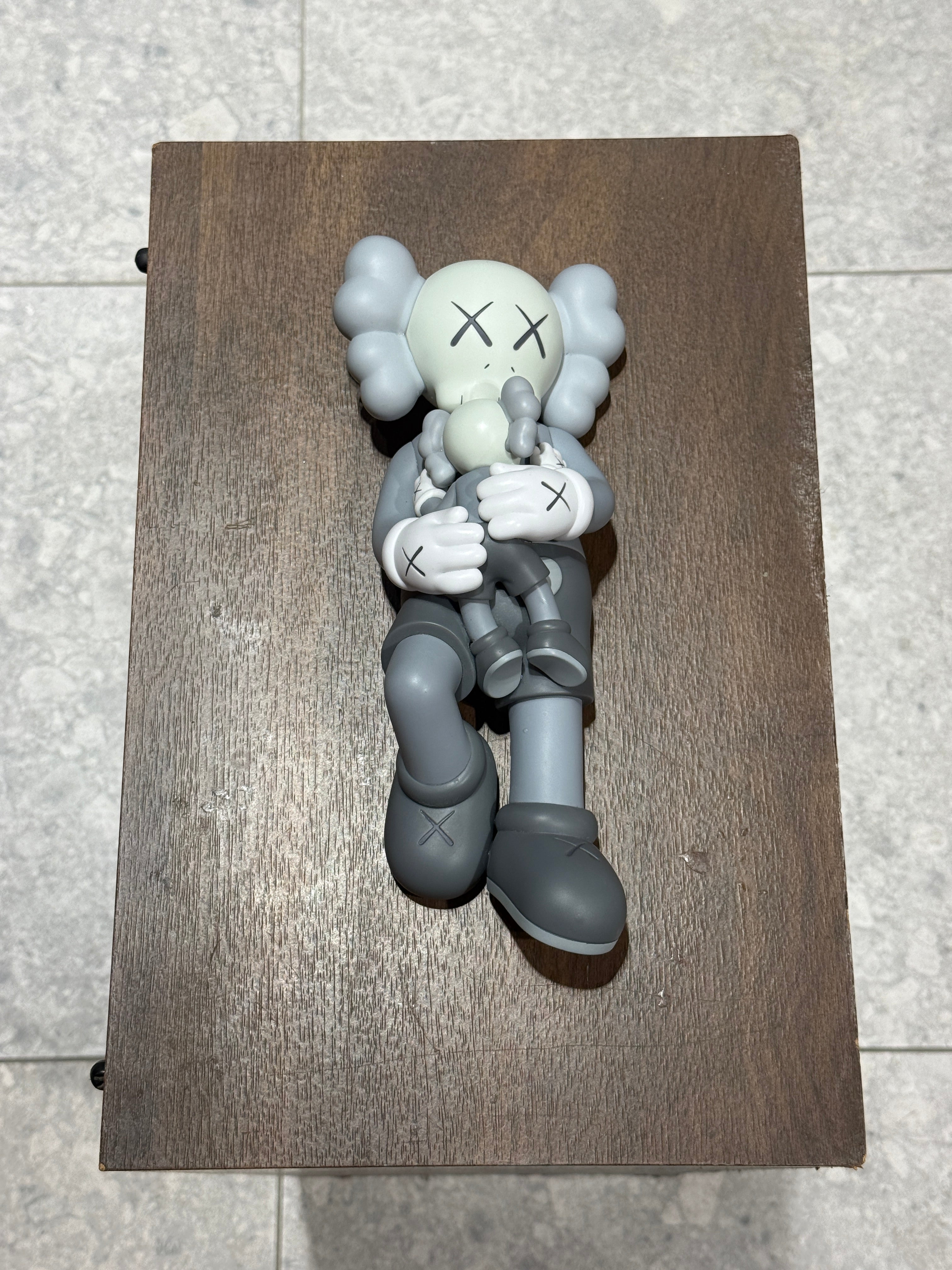 KAWS Holiday: Singapore Vinyl Figure KIF Vintage
