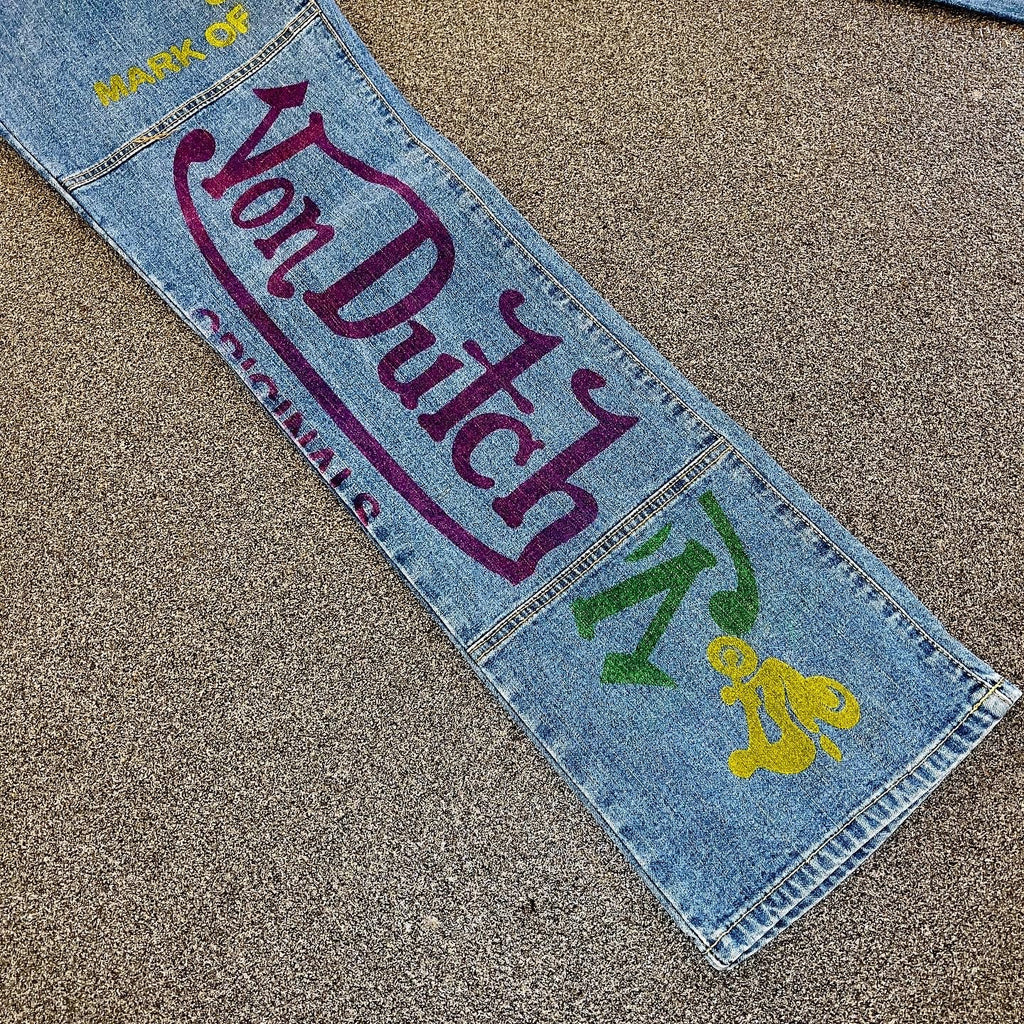 W 13 / M 32 x 32 Vintage Von Dutch Sample Big Print Jeans KIF Vintage